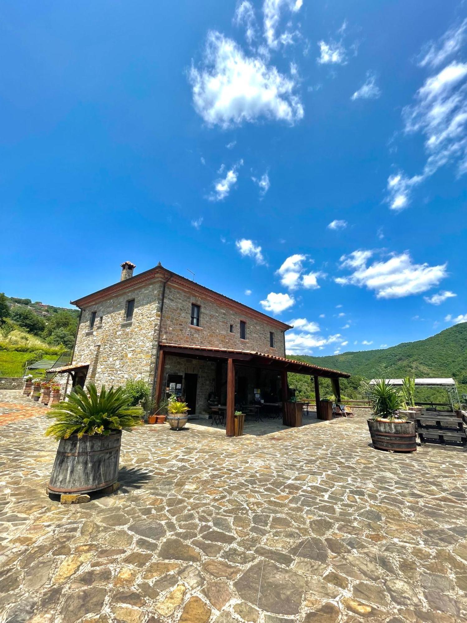 Agriturismo Piano Di Andrea Ostigliano Eksteriør billede